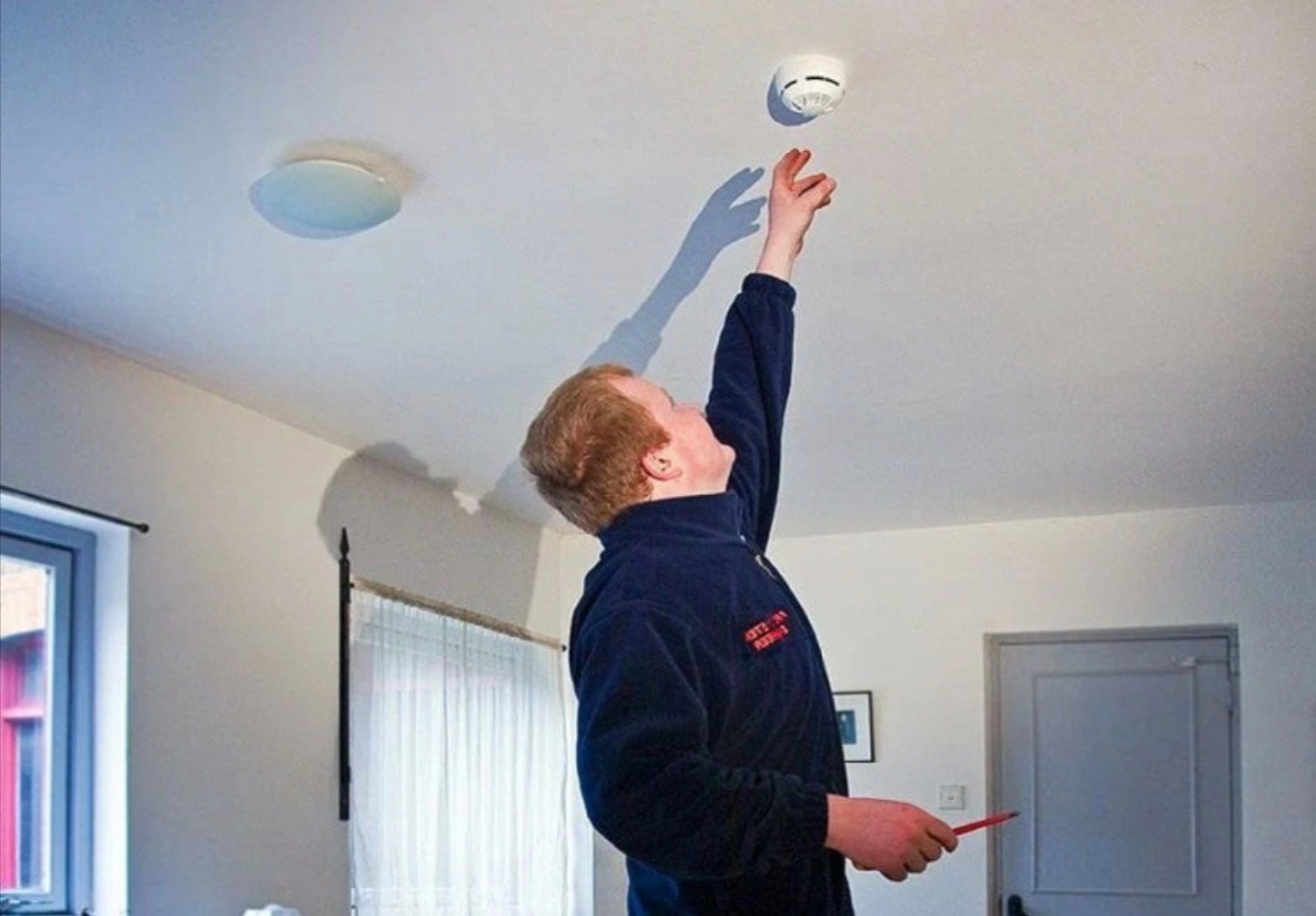 Ceiling fixture installation